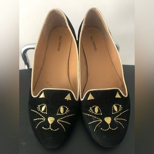 2/$35 Call it Spring retro black velvet gold cat flat 10